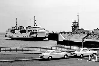 Veerboot Texelstroom (1966-1992) in de haven van Den Helder