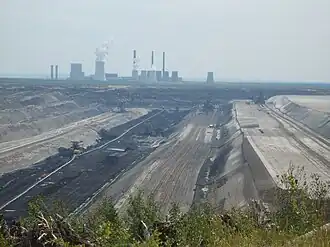 dagbouw Nochten in 2007, op achtergrond elektriciteitscentrale Boxberg.