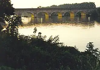 De kanaalbrug van Cacor over de Tarn