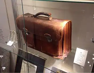 De tas van Herman Lugthart (foto gemaakt in maart 2018 bij een expositie in het Kijk & Luistermuseum in Bennekom)