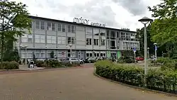 Gebouw Ter Gouwstraat 1-5 staande aan het Oosterspoorplein (juli 2019)