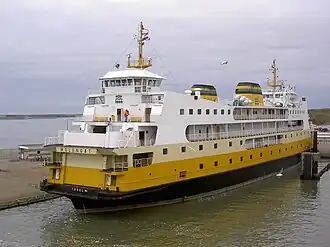 Veerboot Molengat (1980-2008) in de haven van Texel