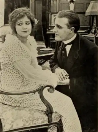 Billie West en William Garwood in The House in the Tree (1913)