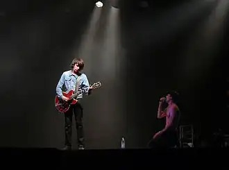 Butler in 2005, samen met The Tears op het Roskilde Festival.