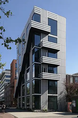 Thonikgebouw in juni 2020