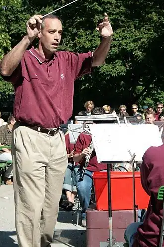 Timothy Rhea als dirigent van de  Texas A&M Wind Symphony tijdens een concert in München, in mei 2007