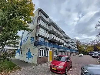 Flat Tjalkstraat met schildering (oktober 2025)