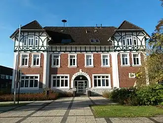 Gemeentehuis Tostedt (voormalige landbouwschool)