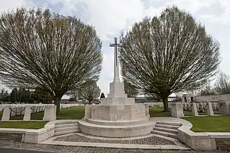 Toegang en Cross of Sacrifice