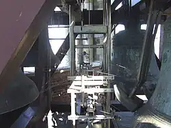 Gerichte tuimelaars op de bassen van de beiaard in de Domtoren in Utrecht