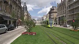 Tram van Reims op een grasbaan