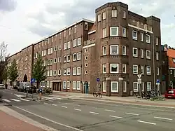 Sociale woningbouw in de Transvaalbuurt van architect Jan Gratama, anno 2011 verhuurd door Ymere