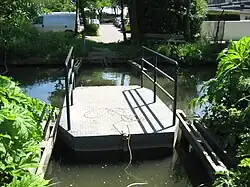 Voetveer in het Schellingwouderpark in Amsterdam-Noord