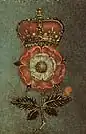Tudor rose "slipped and crowned", detail van het "Pelican Portrait" van Elizabeth I van Engeland