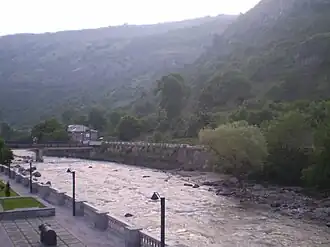 Debed, vanuit het Dzoraget Hotel langs de weg naar Georgië
