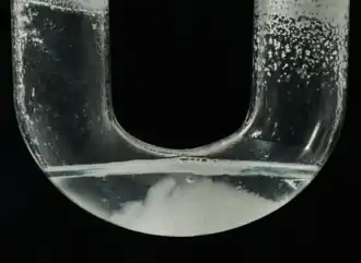 {Smeltende wolfraam(VI)fluoride