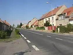 Hoofdweg door het dorp (1)