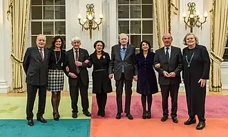 Oud-Kamervoorzitters (v.l.n.r.) Deetman, Van Miltenburg, Bukman, Verbeet, Dolman, Arib, Weisglas en Van Nieuwenhoven