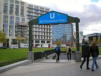 Toegang tot het metrostation op de Leipziger Platz
