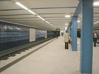 Het perron van station Friedrichsfelde