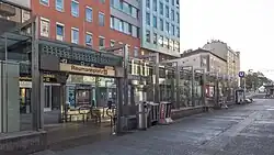 De noordelijke toegang in de Favoritenstraße.