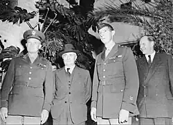 Eisenhower en Darlan tijdens de onderhandelingen in Algiers, 1942