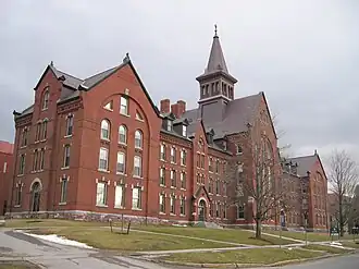 Old Mill, het oudste gebouw van de universiteit