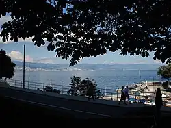 Uitzicht op de havenstad Rijeka vanaf de Stubica poort