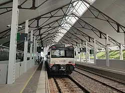 Reeks 596 bij de nieuwe perrons