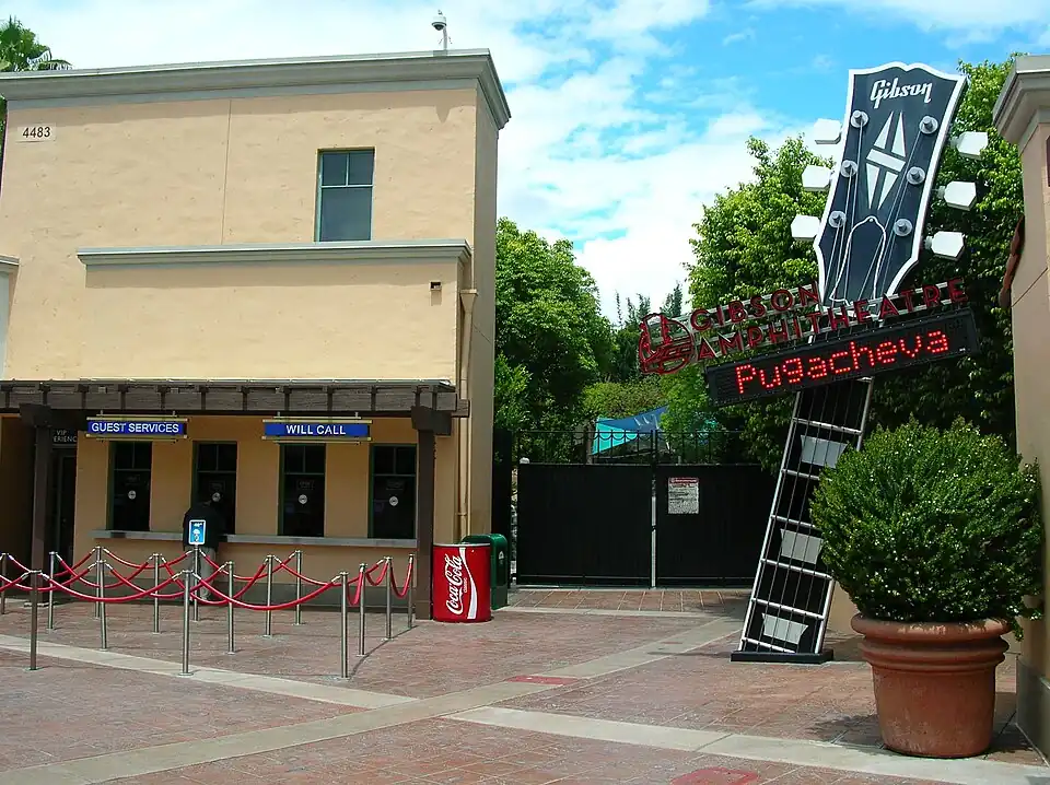 Ingang en kaartverkoop van het gebouw