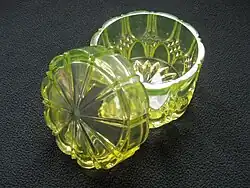 Uraniumglas bij daglicht