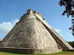 Piramide van de Tovenaar in Uxmal, Mexico