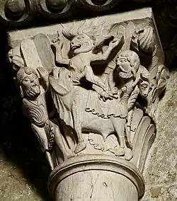 Mozes en het gouden kalf : Rechts, een man draagt een geit aan om het te offeren aan het Gouden Kalf, dat bezeten is door een duivel; links, Mozes zwaait met een stok, de Tafelen van de Wet (6e pijler noordzijde).