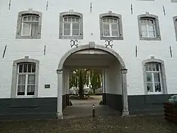 Zuidvleugel, poortdoorgang