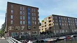 Zuidelijke kade (september 2019) met rechts de Houtmankade