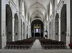 Interieur van de kathedraal Notre-Dame van Verdun