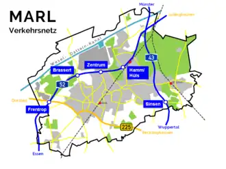 Infrastructuur: donker-blauw = autosnelweg; zwarte stippellijn = spoorweg; doorgaande zwarte lijn = gemeentegrens.