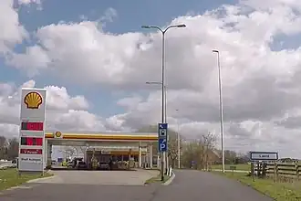 Verzorgingsplaats Laerd in 2015, destijds met Shell tankstation.