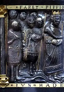 Het Hadelinusschrijn in Wezet.