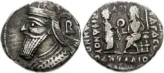 Tetradrachme van Vologases IV. Gedateerd op Dios 464 (oktober 162 n.Chr.). Kopzijde: parthische koningsvoorstelling. Muntzijde: Vologases op zijn troon, ontvangt een diadeem van de godin Tyche
