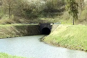 Ingang van de tunnel te Ham-sur-Meuse