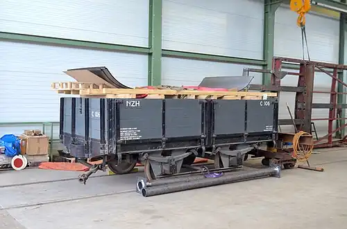 Wagen NZH C106 in de SHM-werkplaats te Hoorn.