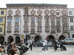 Gevel van het Kernhaus (ca. 1738; in 1968 gedeeltelijk gesloopt en herbouwd)