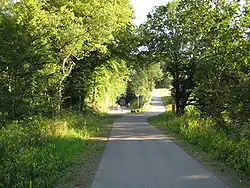 Fietspad bij Tholey met dichtgemetseld tunnelportaal