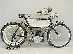 De gebroeders Michel & Eugène Werner waren pioniers op motorgebied. Zij patenteerden de plaatsing van het motorblok onder in het frame (de nieuwe Wernermethode), waardoor de wegligging aanmerkelijk verbeterd werd.