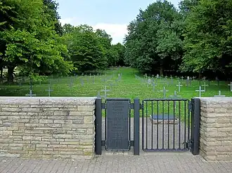 Toegang en zicht op de begraafplaats