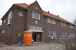 R.K. St. Jozefschool, in traditionalistische vormen