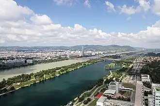 het Donauinsel, gelegen tussen de Donau en de Nieuwe Donau