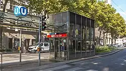 De lift op de vluchtheuvel.