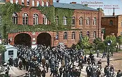 Personeel verlaat de werf in 1914